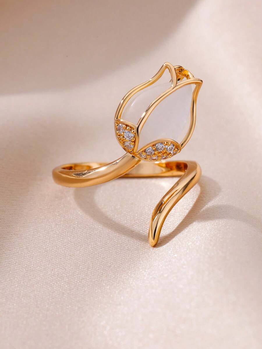 🌷 Anillo Flor Tulipán + Caja de Regalo 🎁  ✨ Un anillo delicado, elegante y lleno de brillo que hará sentir especial a quien lo use.