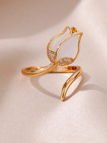 🌷 Anillo Flor Tulipán + Caja de Regalo 🎁  ✨ Un anillo delicado, elegante y lleno de brillo que hará sentir especial a quien lo use.