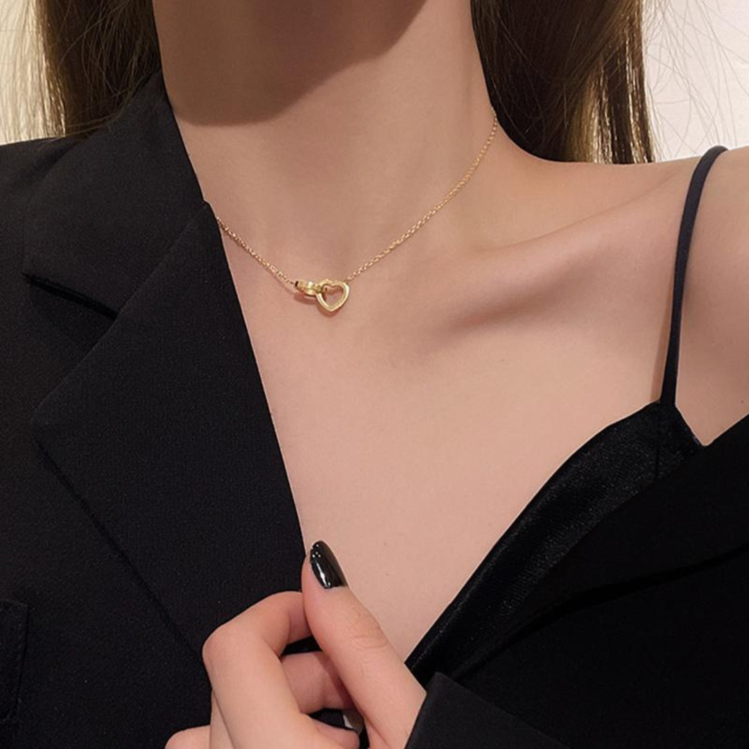 💞 Collar Corazones Entrelazados – Amor que Nunca se Rompe