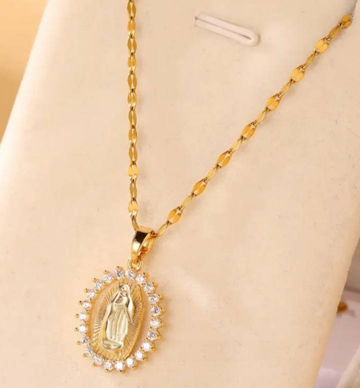 ✨ Collar Virgen María – Protección Divina y Fe en tu Día a Día